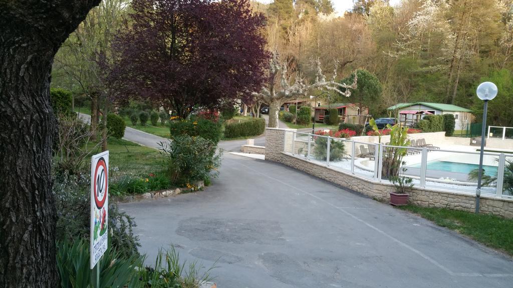 Camping Les Sources Saint-Jean-du-Gard Exterior foto